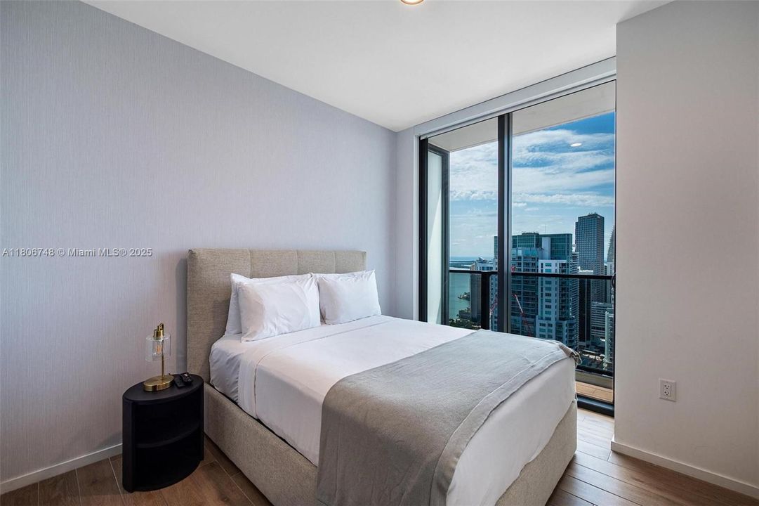 En Venta: $1,090,000 (3 camas, 3 baños, 1135 Pies cuadrados)