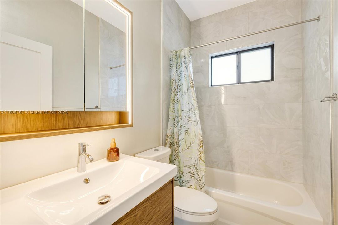 Recently Rented: $2,650 (4 beds, 2 baths, 1500 Square Feet)