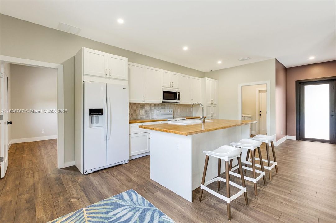 Recently Rented: $2,650 (4 beds, 2 baths, 1500 Square Feet)