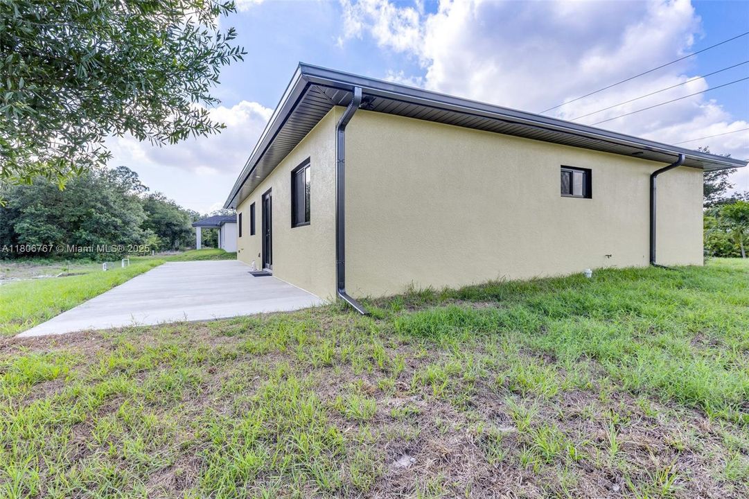 Recently Rented: $2,650 (4 beds, 2 baths, 1500 Square Feet)