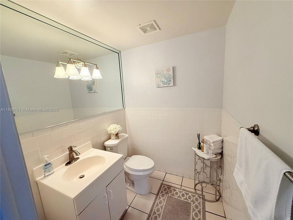 Active With Contract: $1,350 (0 beds, 0 baths, 0 Square Feet)