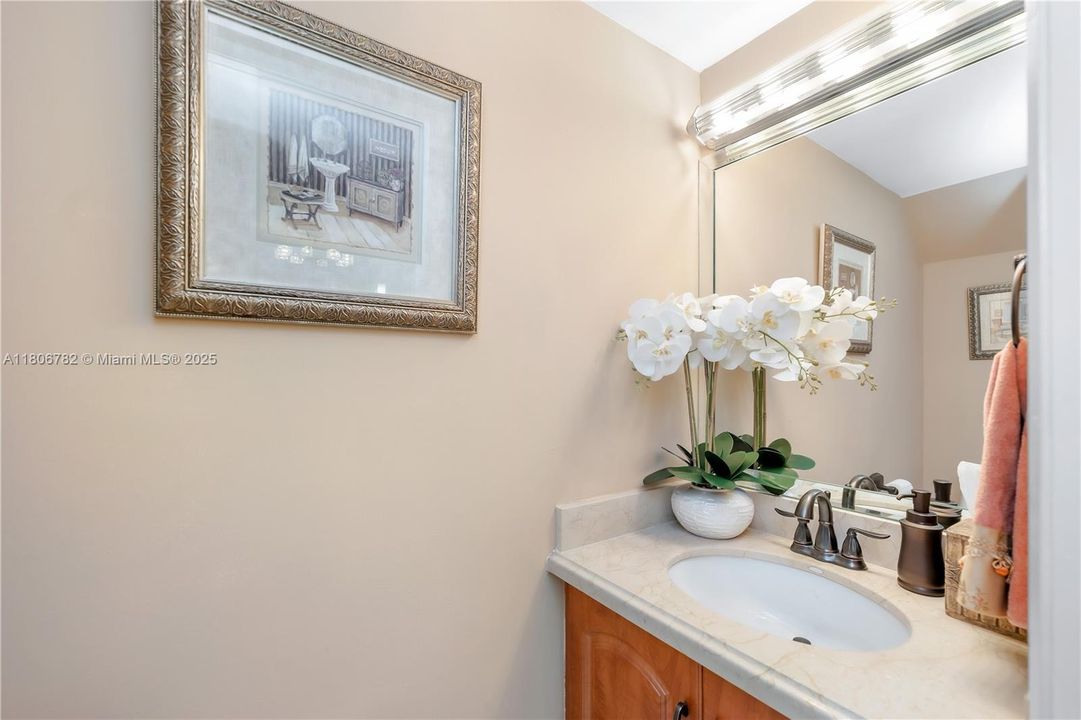 Недавно продано: $345,000 (2 спален, 2 ванн, 1160 Квадратных фут)