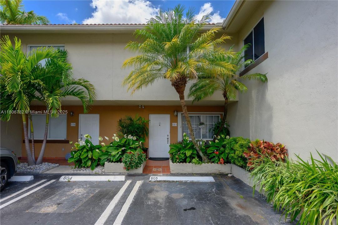 Недавно продано: $345,000 (2 спален, 2 ванн, 1160 Квадратных фут)