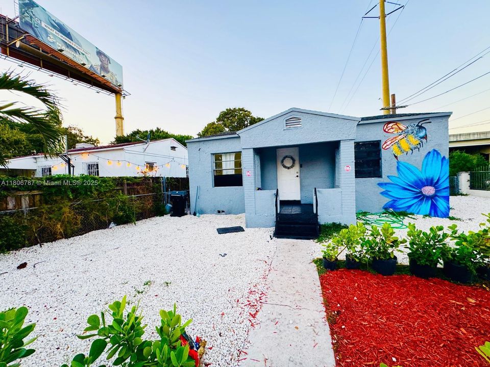 На продажу: $1,800,000 (3 спален, 2 ванн, 1362 Квадратных фут)