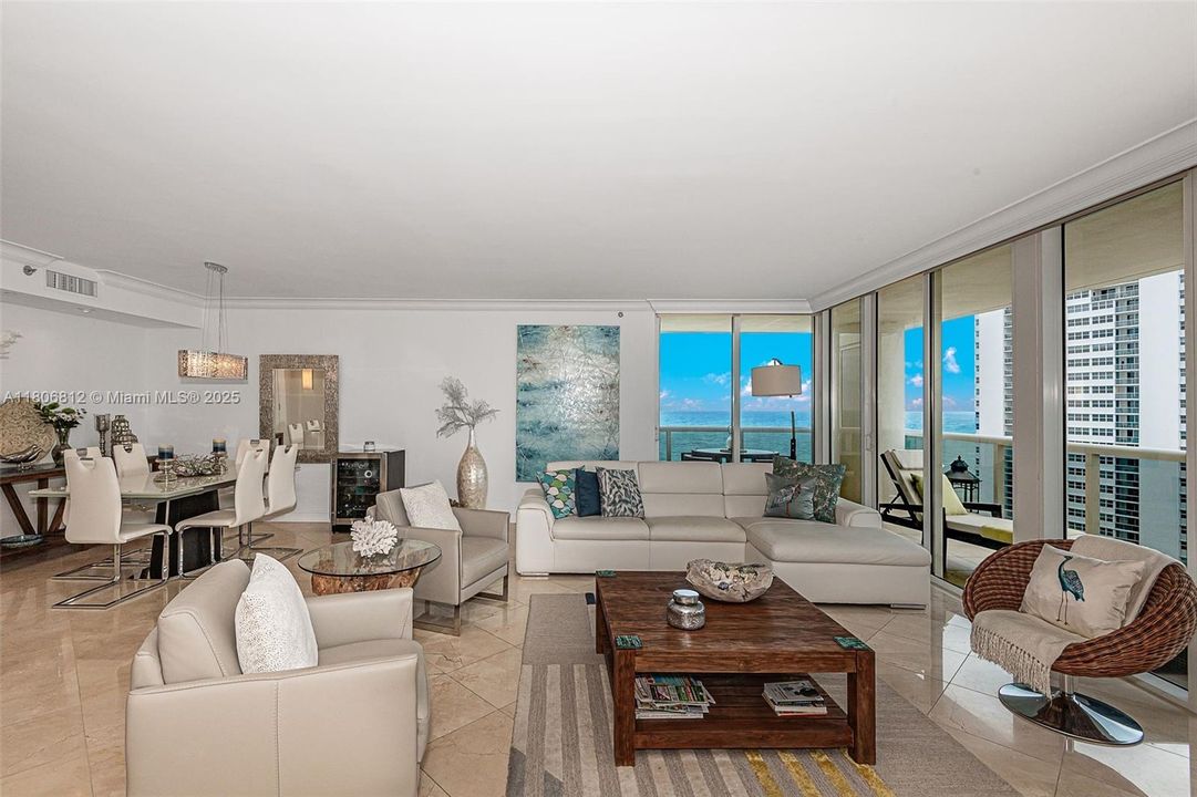 Recently Sold: $1,160,000 (2 beds, 2 baths, 1782 Square Feet)