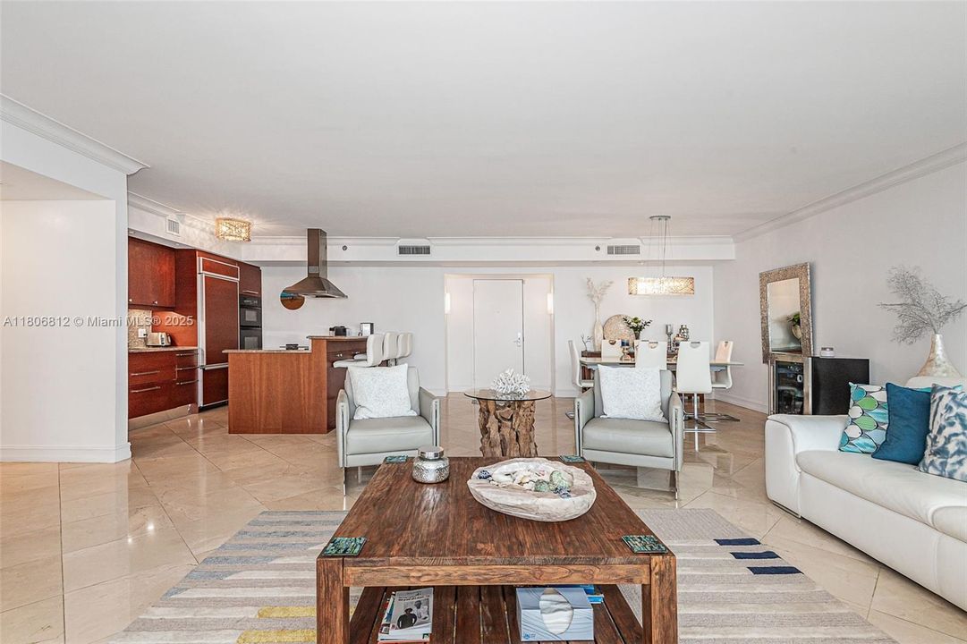 Recently Sold: $1,160,000 (2 beds, 2 baths, 1782 Square Feet)