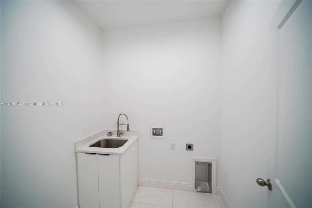 For Sale: $319,900 (3 beds, 2 baths, 1505 Square Feet)