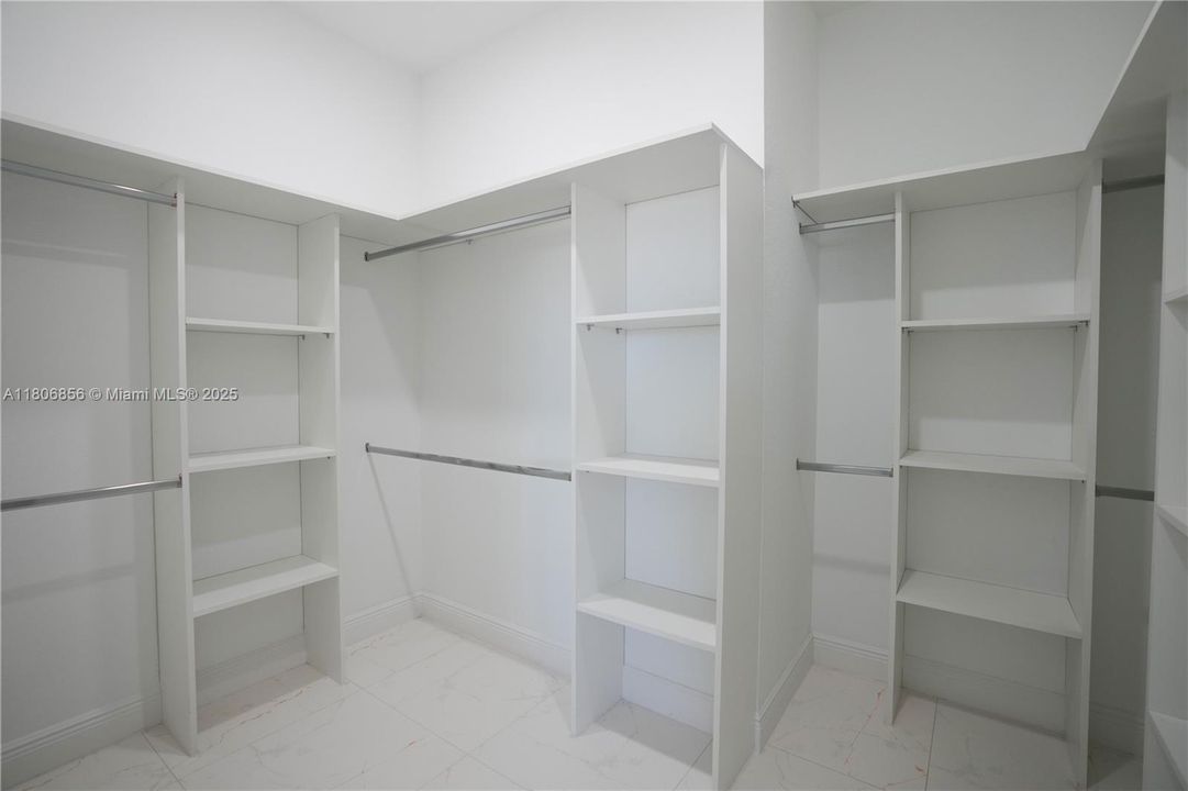 For Sale: $319,900 (3 beds, 2 baths, 1505 Square Feet)