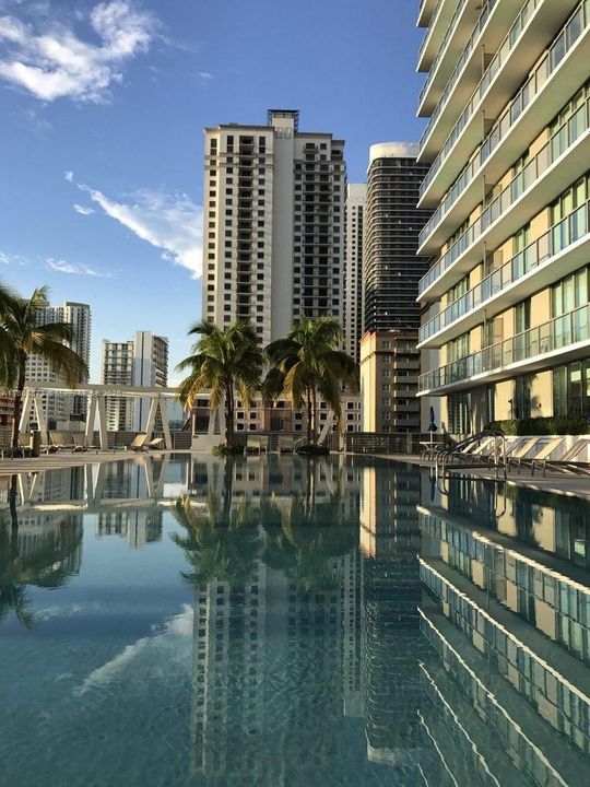 For Sale: $650,000 (2 beds, 2 baths, 1106 Square Feet)