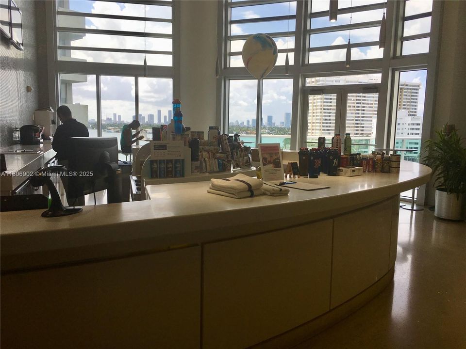 待售: $555,000 (1 贝兹, 1 浴室, 722 平方英尺)