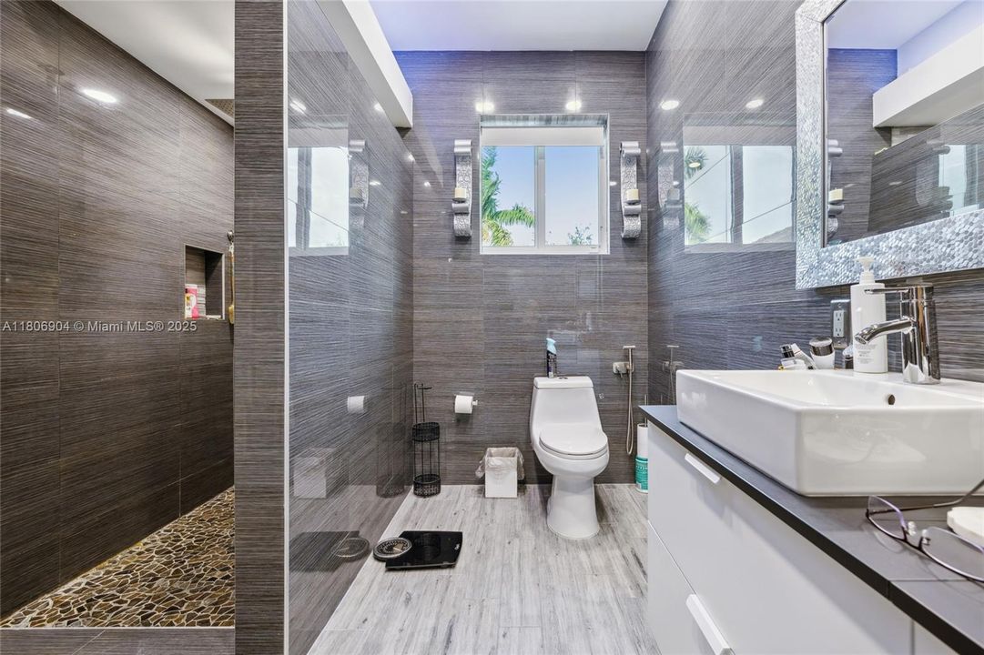 Vendido Recientemente: $450,000 (3 camas, 2 baños, 1526 Pies cuadrados)