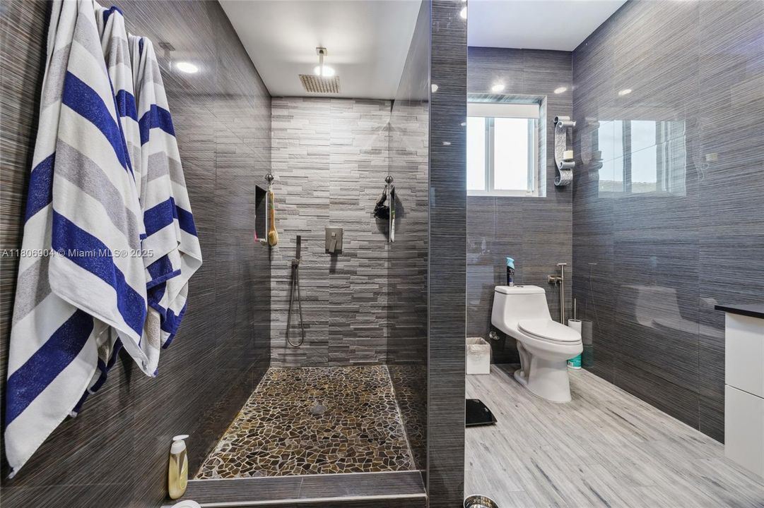 Vendido Recientemente: $450,000 (3 camas, 2 baños, 1526 Pies cuadrados)