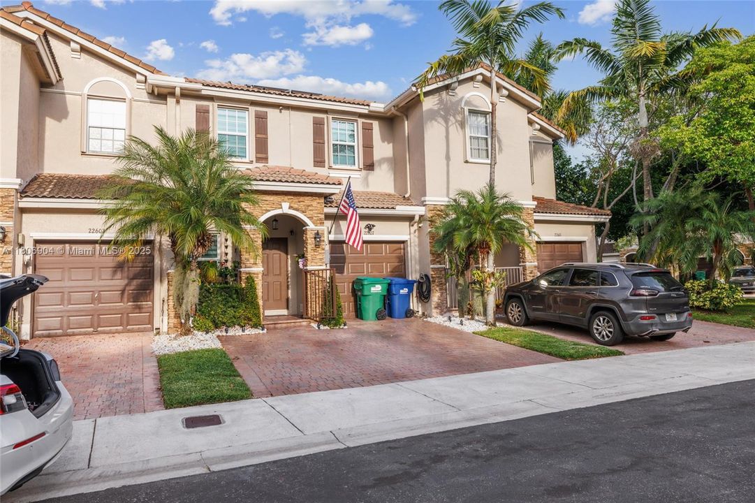 Vendido Recientemente: $450,000 (3 camas, 2 baños, 1526 Pies cuadrados)