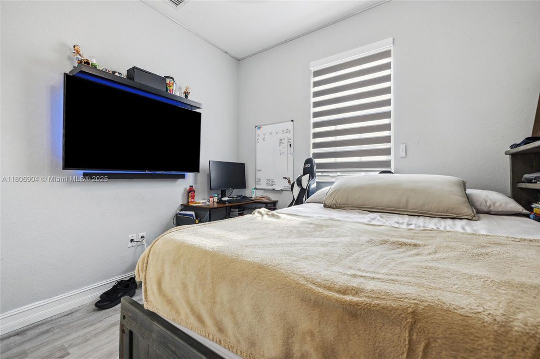 Vendido Recientemente: $450,000 (3 camas, 2 baños, 1526 Pies cuadrados)