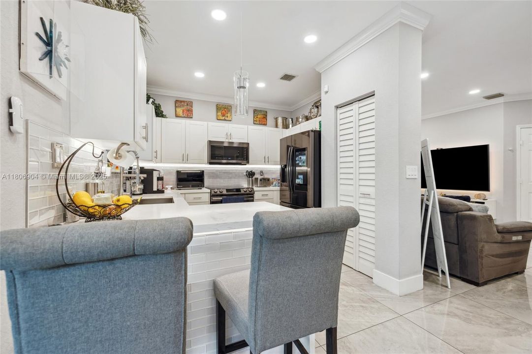 Vendido Recientemente: $450,000 (3 camas, 2 baños, 1526 Pies cuadrados)