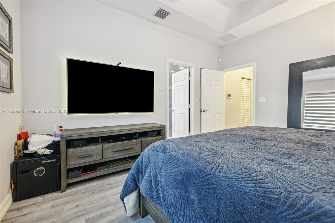 Vendido Recientemente: $450,000 (3 camas, 2 baños, 1526 Pies cuadrados)