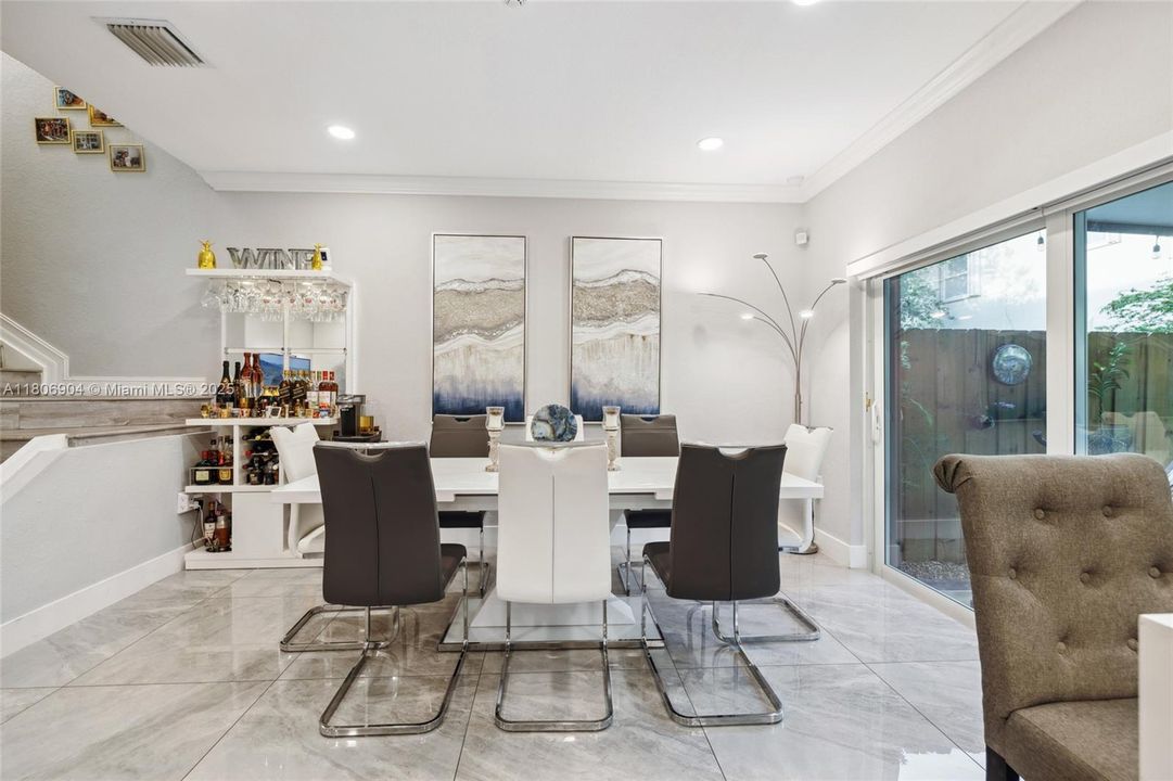 Vendido Recientemente: $450,000 (3 camas, 2 baños, 1526 Pies cuadrados)