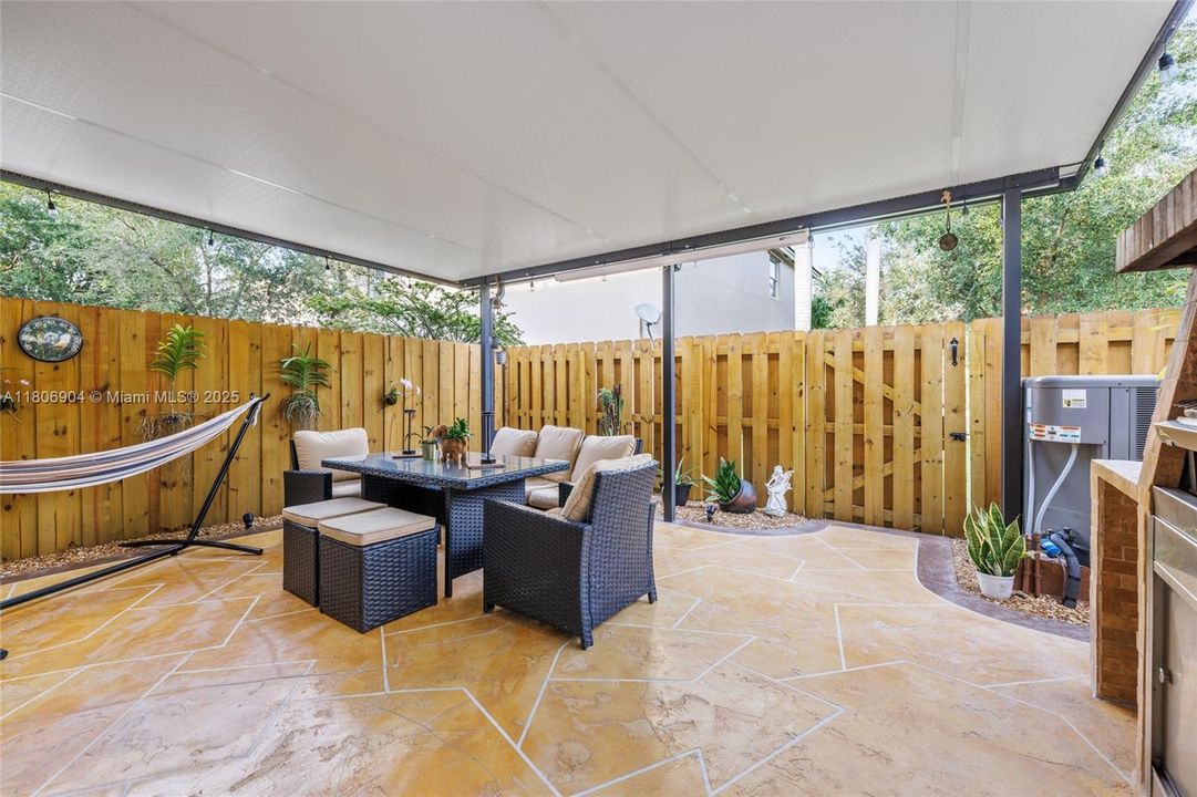 Vendido Recientemente: $450,000 (3 camas, 2 baños, 1526 Pies cuadrados)