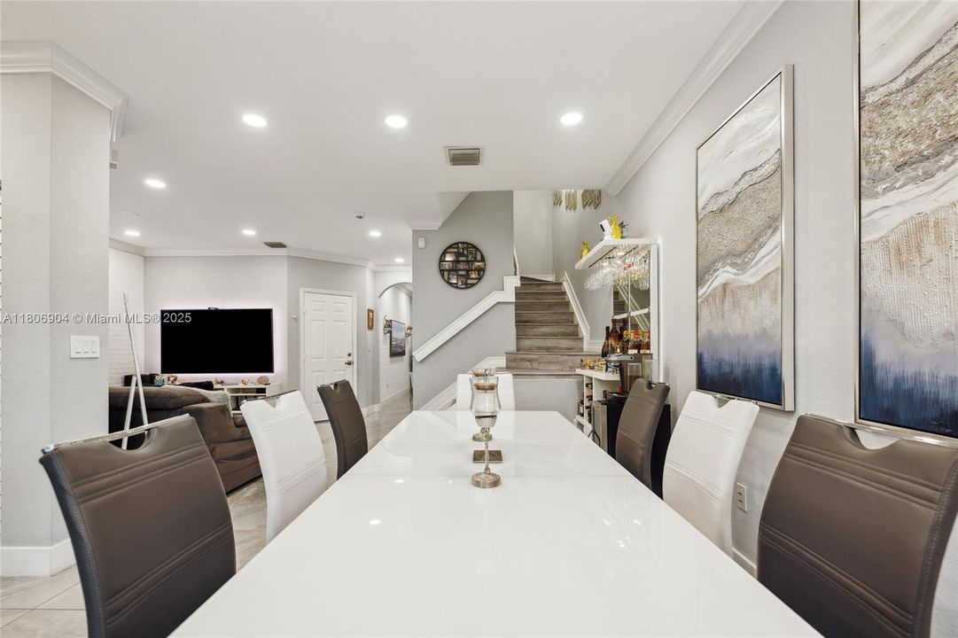 Vendido Recientemente: $450,000 (3 camas, 2 baños, 1526 Pies cuadrados)