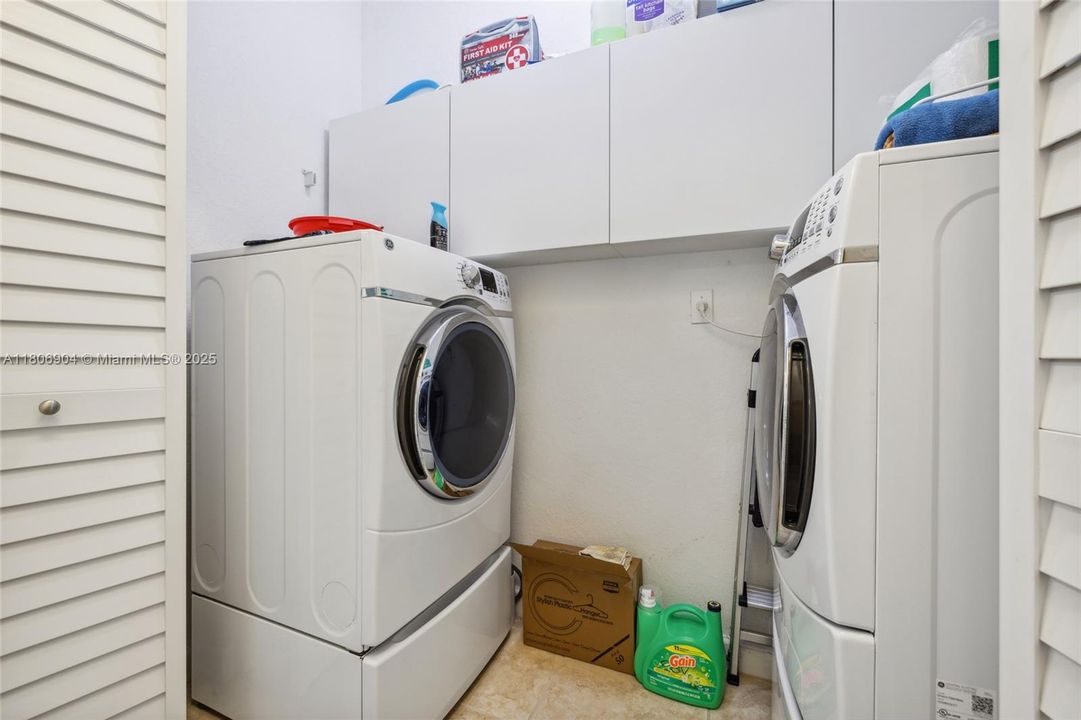 Vendido Recientemente: $450,000 (3 camas, 2 baños, 1526 Pies cuadrados)