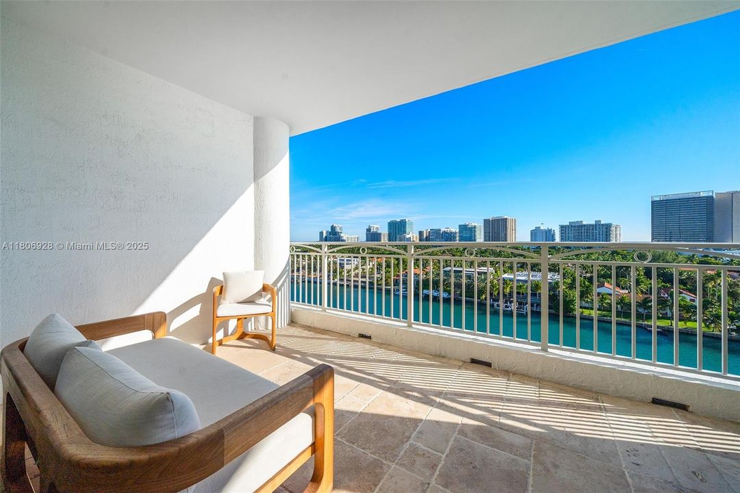 Vendido Recientemente: $1,195,000 (2 camas, 2 baños, 1598 Pies cuadrados)