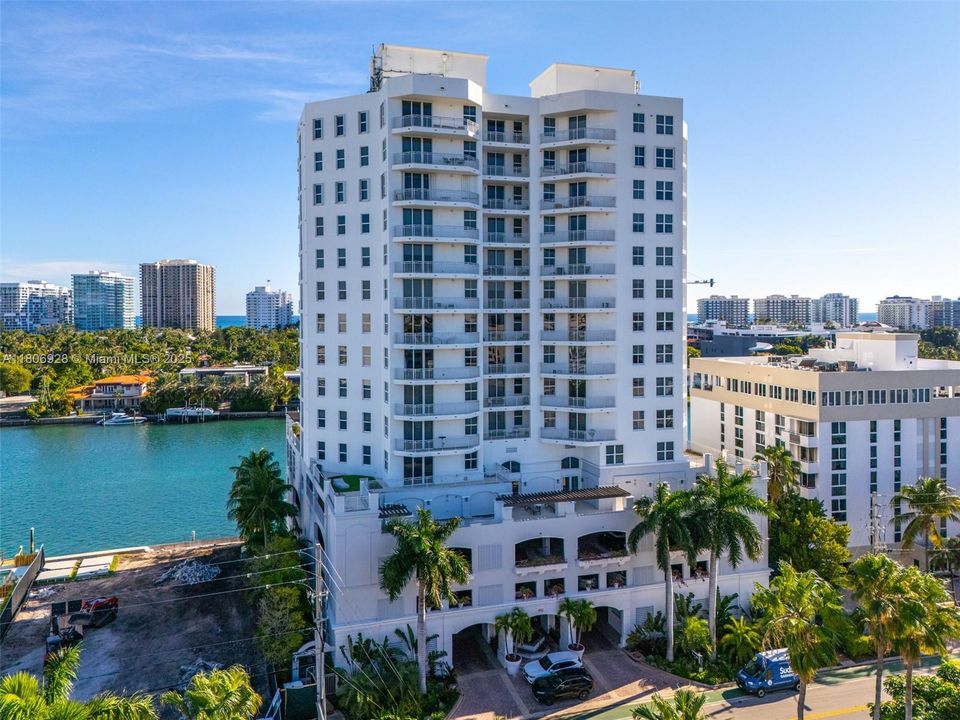 Vendido Recientemente: $1,195,000 (2 camas, 2 baños, 1598 Pies cuadrados)