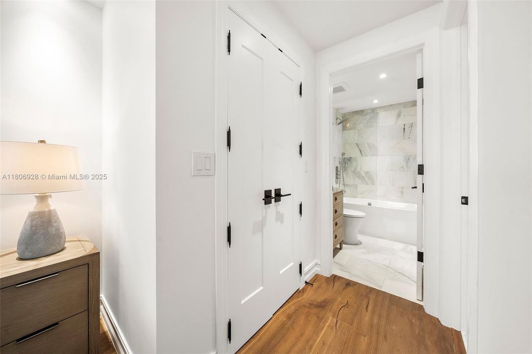 Vendido Recientemente: $1,195,000 (2 camas, 2 baños, 1598 Pies cuadrados)