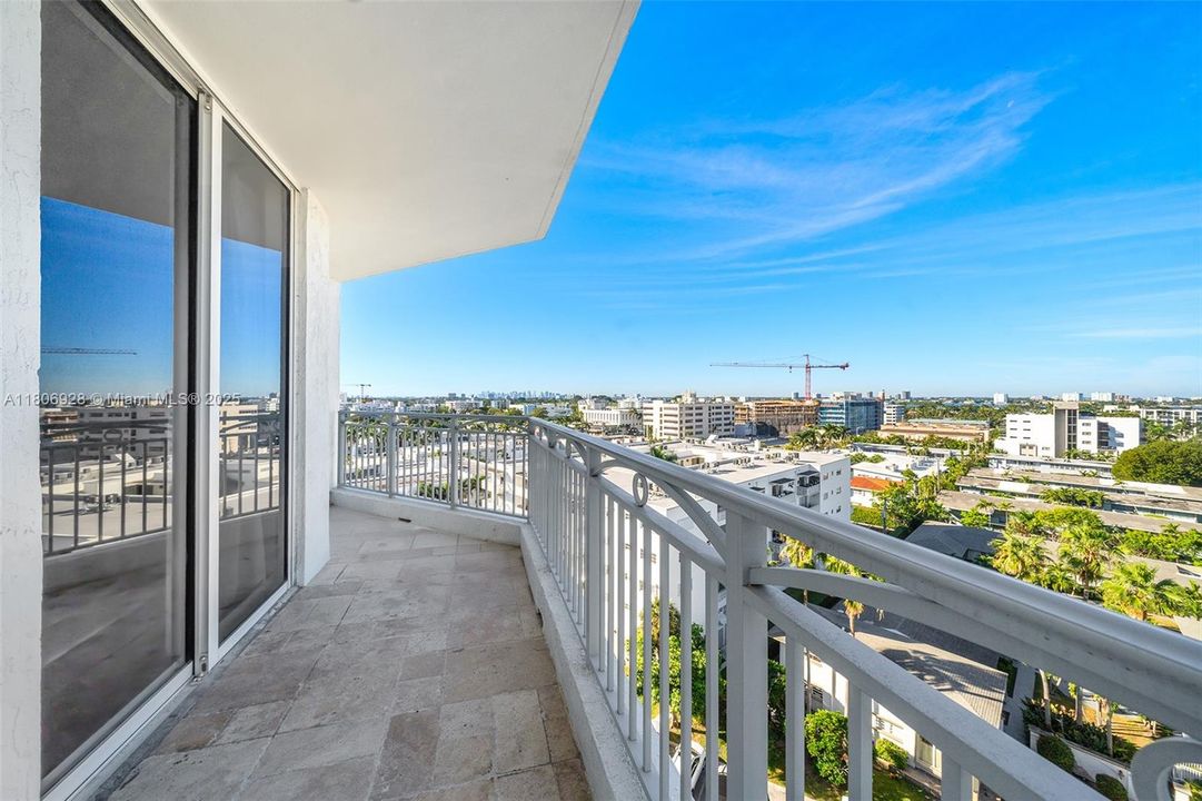 Vendido Recientemente: $1,195,000 (2 camas, 2 baños, 1598 Pies cuadrados)