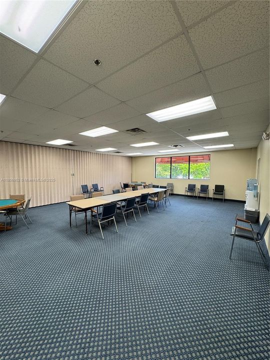 For Sale: $87,000 (1 beds, 1 baths, 900 Square Feet)