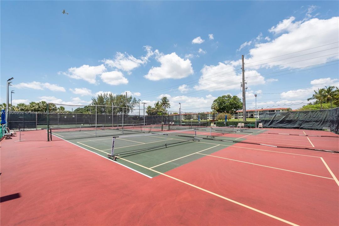 For Sale: $87,000 (1 beds, 1 baths, 900 Square Feet)