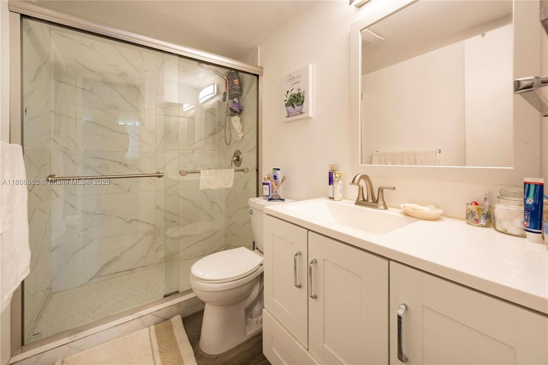 For Sale: $87,000 (1 beds, 1 baths, 900 Square Feet)