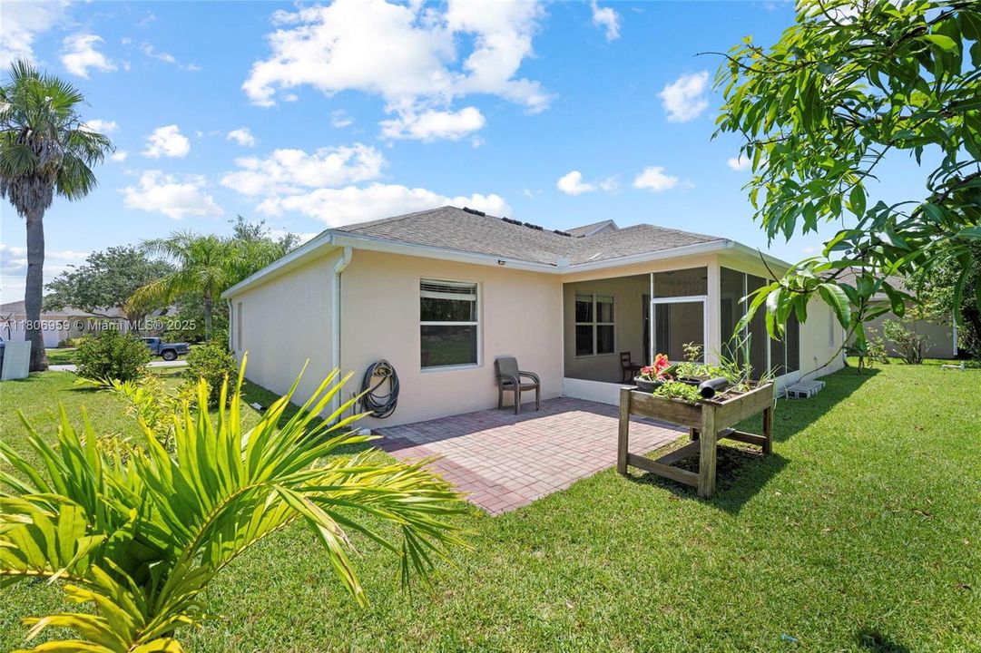 Recently Rented: $3,000 (5 beds, 3 baths, 2676 Square Feet)