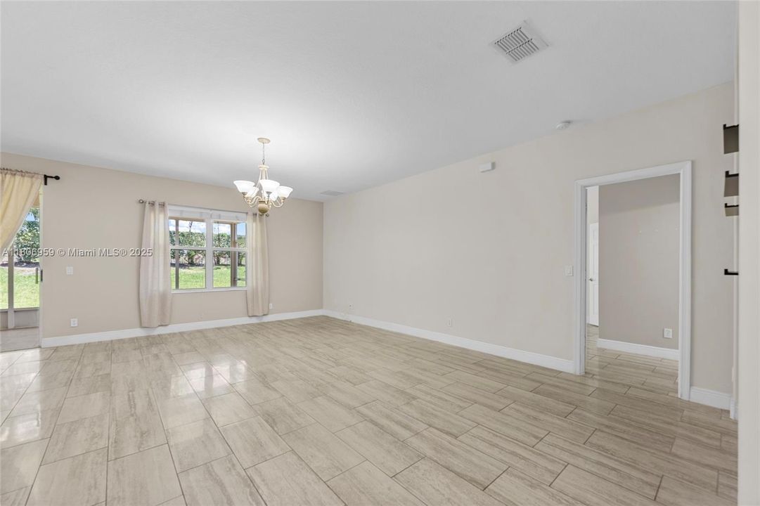 Recently Rented: $3,000 (5 beds, 3 baths, 2676 Square Feet)