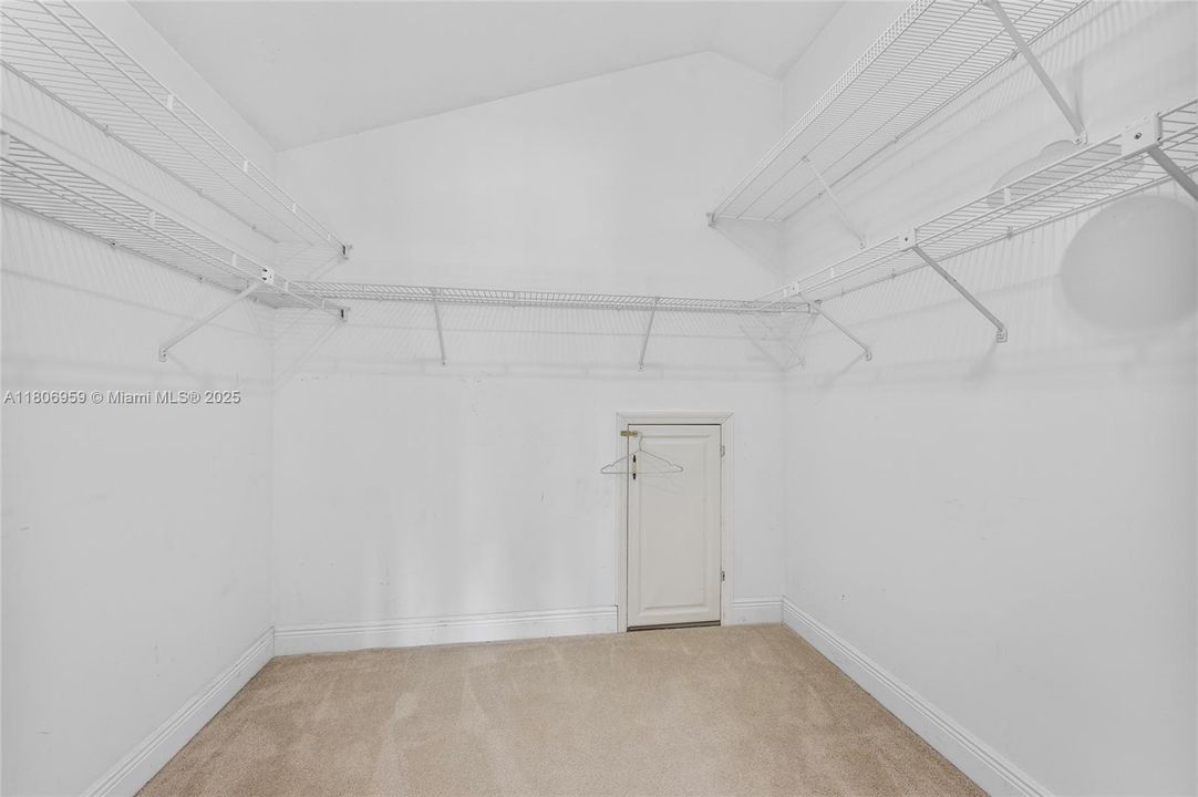 Recently Rented: $3,000 (5 beds, 3 baths, 2676 Square Feet)