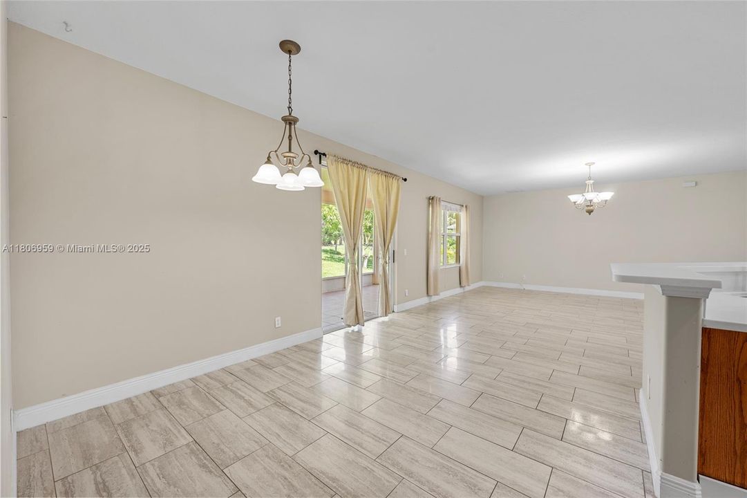 Recently Rented: $3,000 (5 beds, 3 baths, 2676 Square Feet)