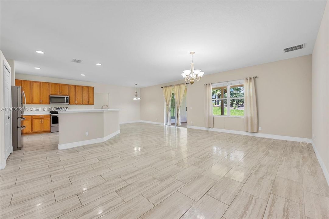 Recently Rented: $3,000 (5 beds, 3 baths, 2676 Square Feet)