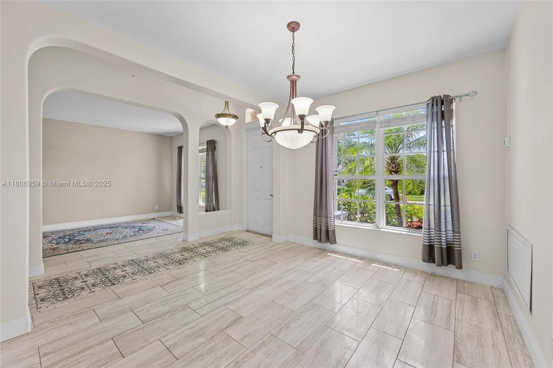 Recently Rented: $3,000 (5 beds, 3 baths, 2676 Square Feet)