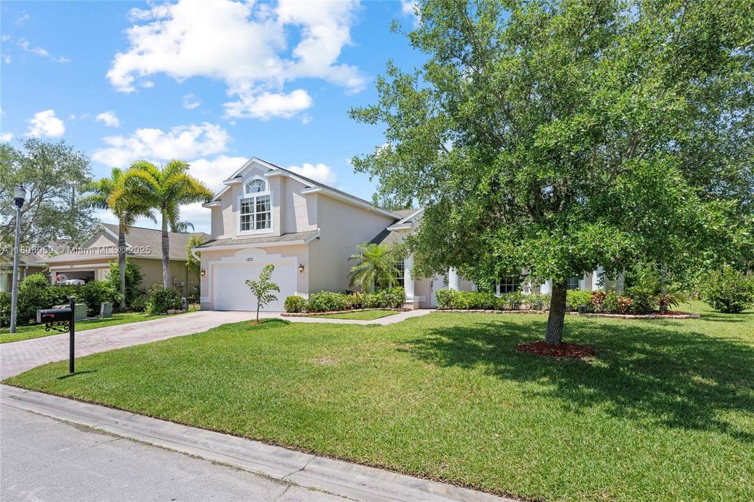 Recently Rented: $3,000 (5 beds, 3 baths, 2676 Square Feet)