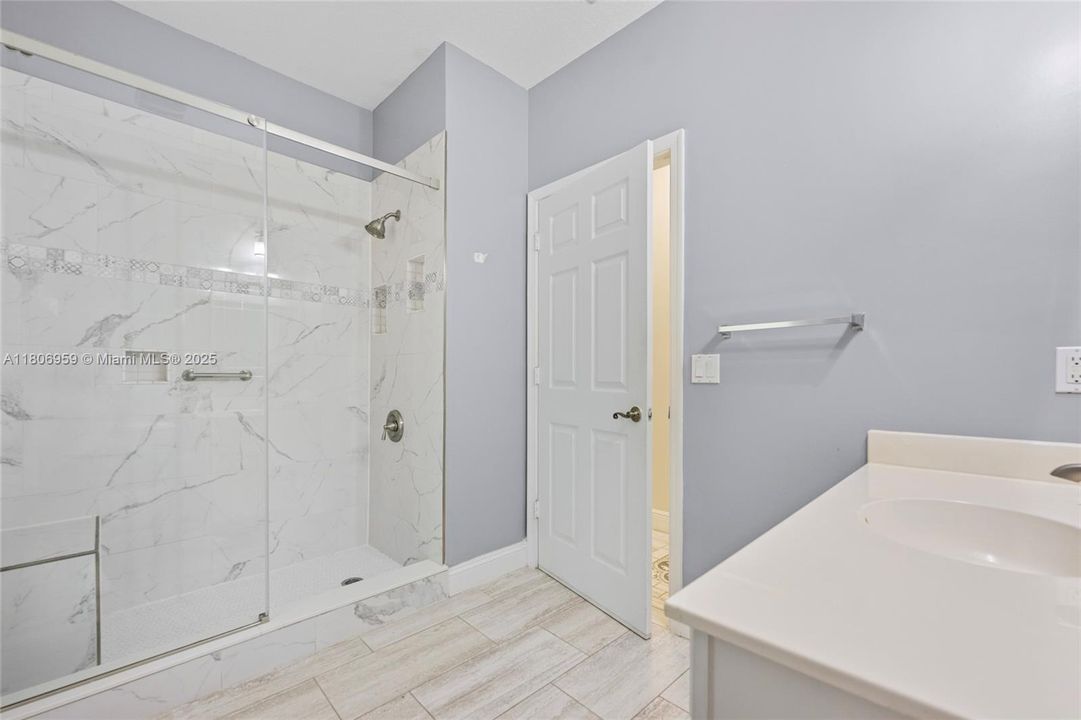 Recently Rented: $3,000 (5 beds, 3 baths, 2676 Square Feet)