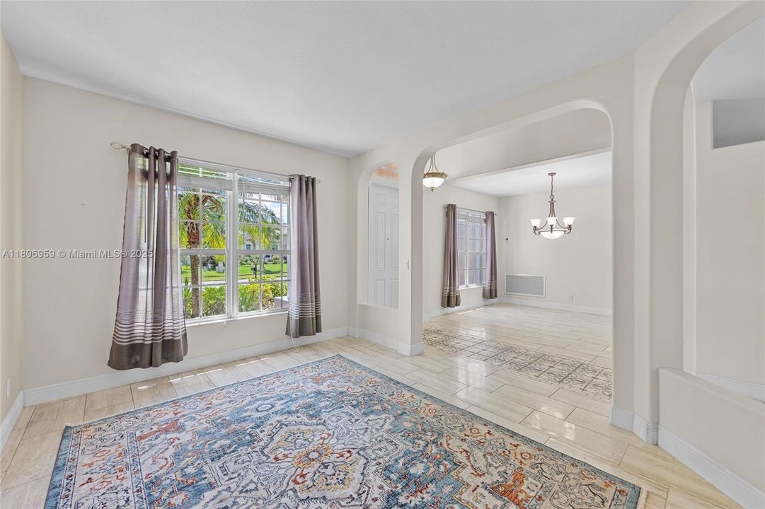 Recently Rented: $3,000 (5 beds, 3 baths, 2676 Square Feet)