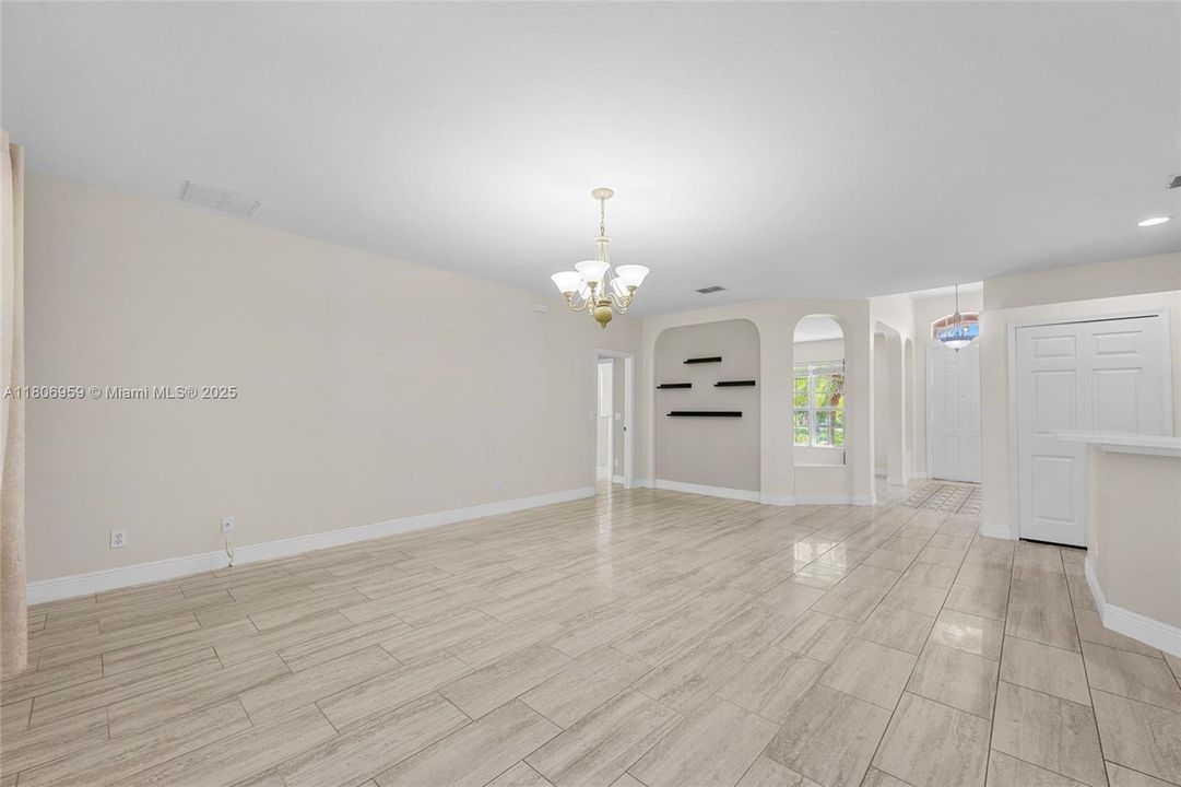 Recently Rented: $3,000 (5 beds, 3 baths, 2676 Square Feet)