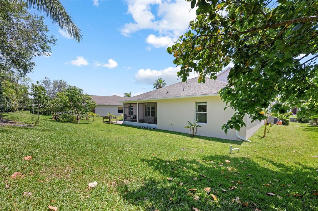 Recently Rented: $3,000 (5 beds, 3 baths, 2676 Square Feet)