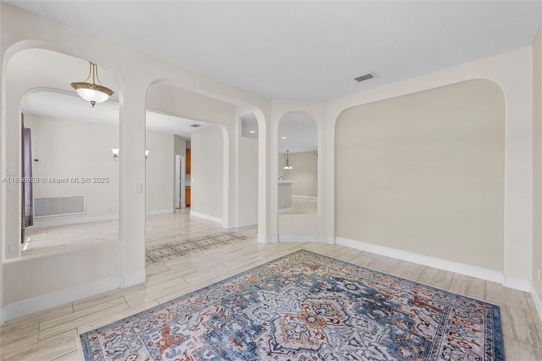 Recently Rented: $3,000 (5 beds, 3 baths, 2676 Square Feet)