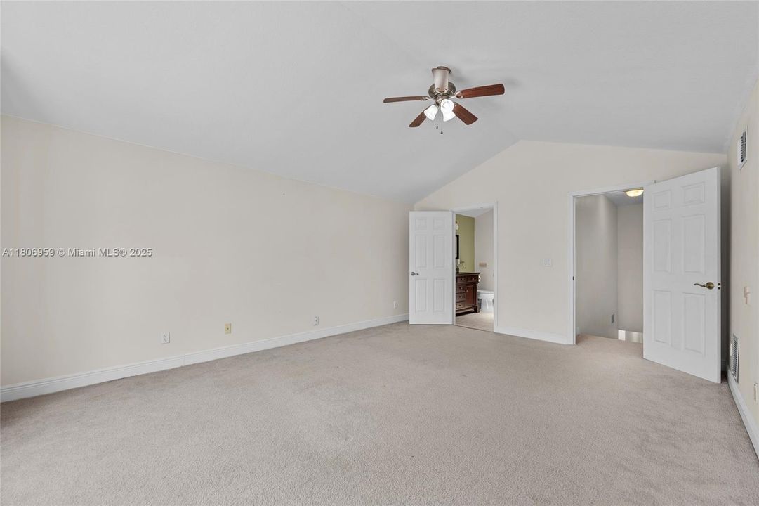 Recently Rented: $3,000 (5 beds, 3 baths, 2676 Square Feet)