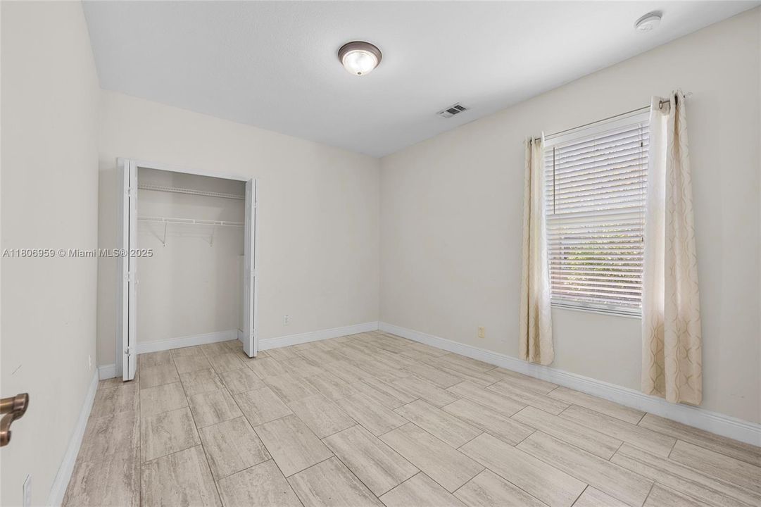 Recently Rented: $3,000 (5 beds, 3 baths, 2676 Square Feet)