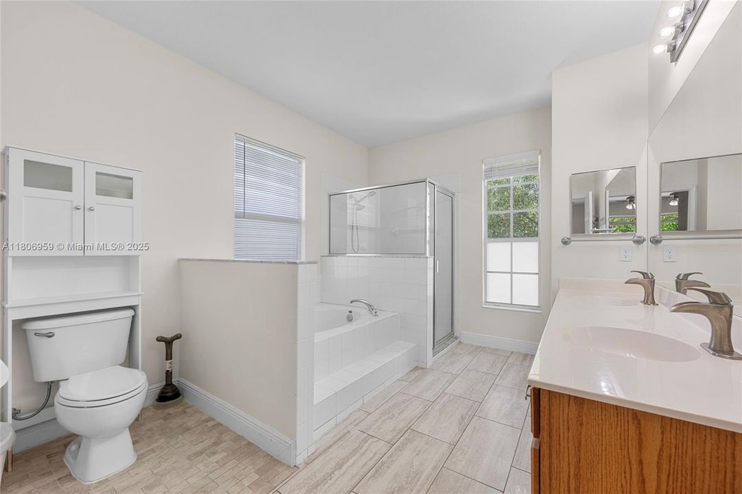 Recently Rented: $3,000 (5 beds, 3 baths, 2676 Square Feet)