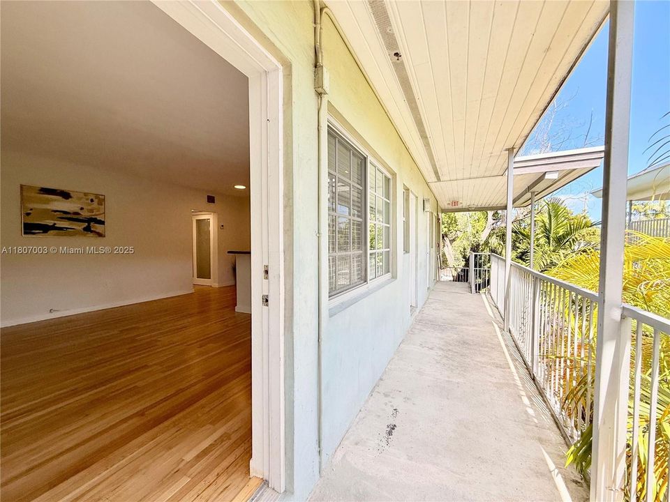 最近售出: $285,000 (1 贝兹, 1 浴室, 650 平方英尺)