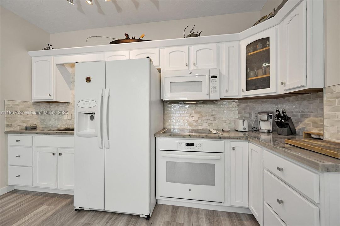 На продажу: $2,699,000 (4 спален, 3 ванн, 2098 Квадратных фут)