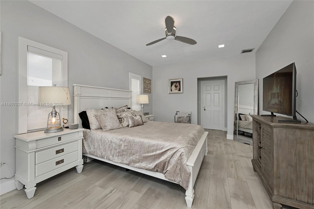 На продажу: $2,699,000 (4 спален, 3 ванн, 2098 Квадратных фут)