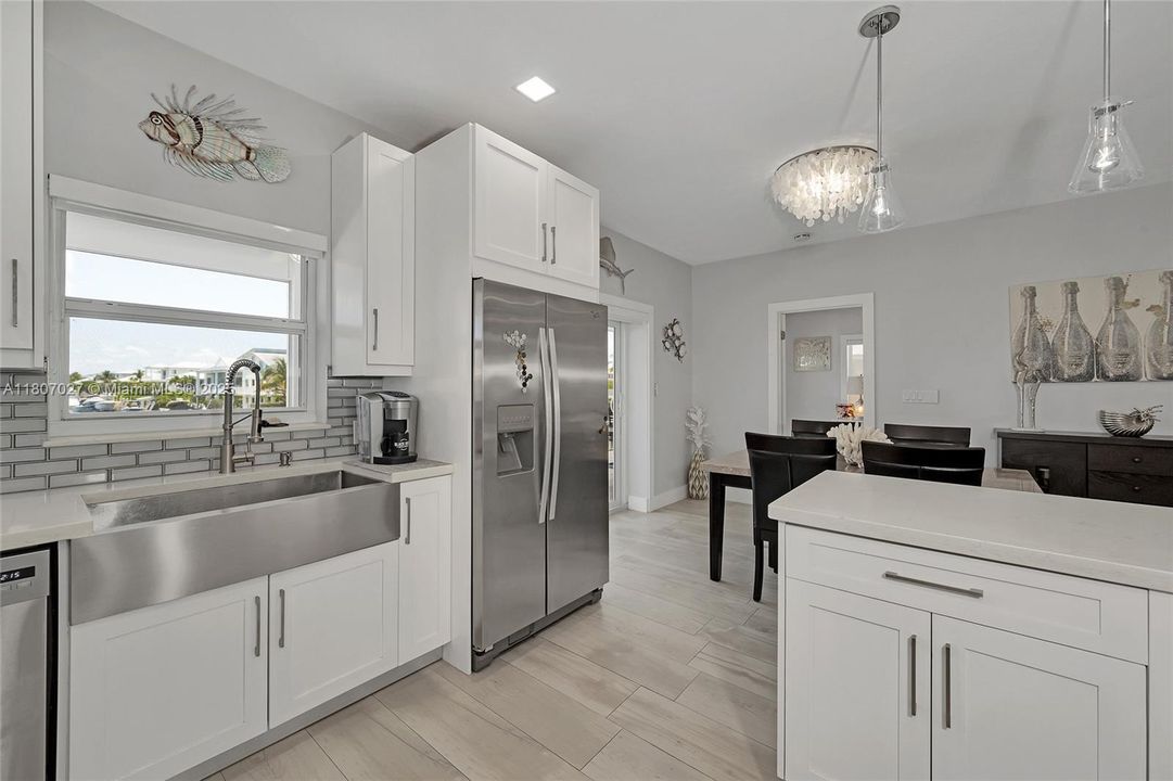 На продажу: $2,699,000 (4 спален, 3 ванн, 2098 Квадратных фут)